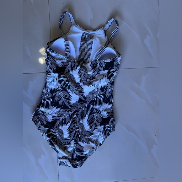 Catalina Women's High Neck Keyhole One Piece Swimsuit Size Small Black/White - Picture 4 of 13